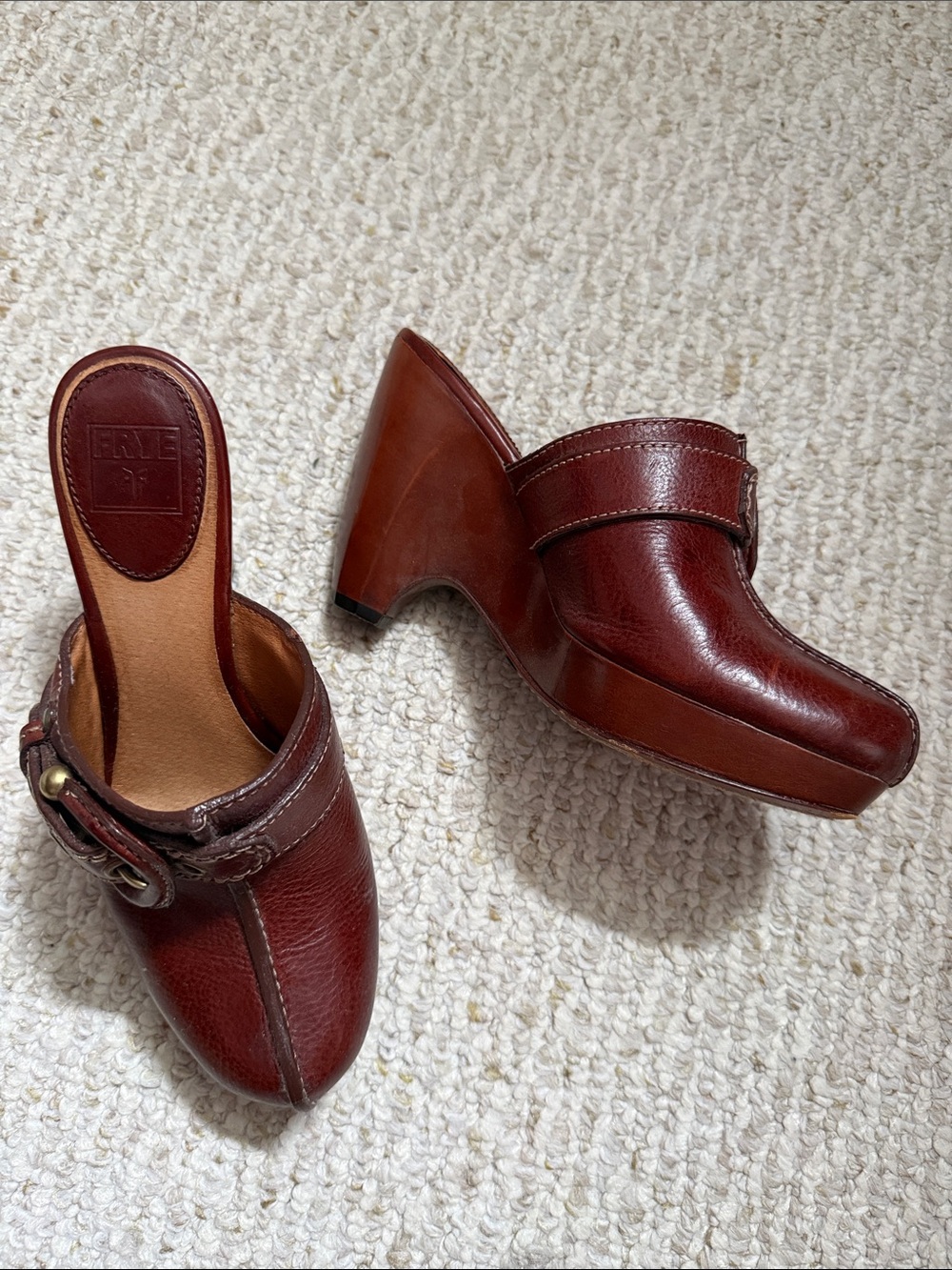 Frye Women's Brown Leather Buckle Mule Clogs - Picture 3 of 4